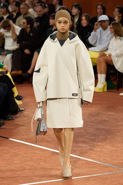 Look 5
